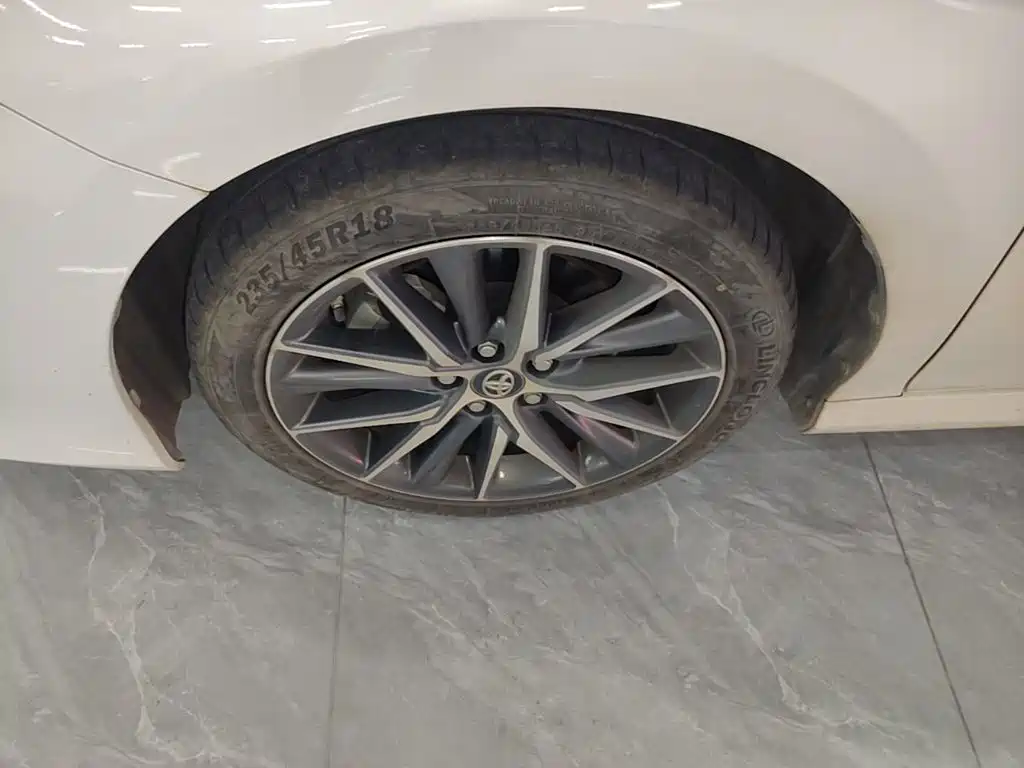 Toyota Camry — миниатюра 23