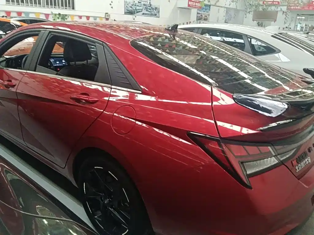 Hyundai Elantra — миниатюра 5