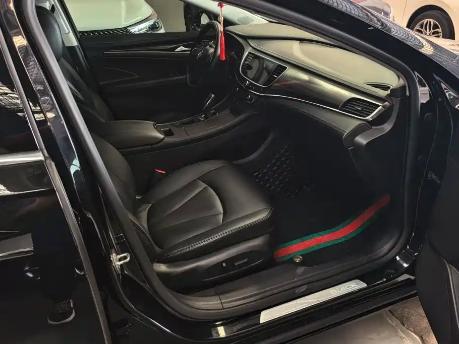 Buick LaCrosse — миниатюра 8