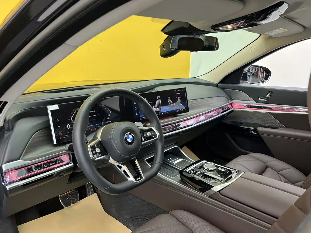 BMW 7 Series — миниатюра 44