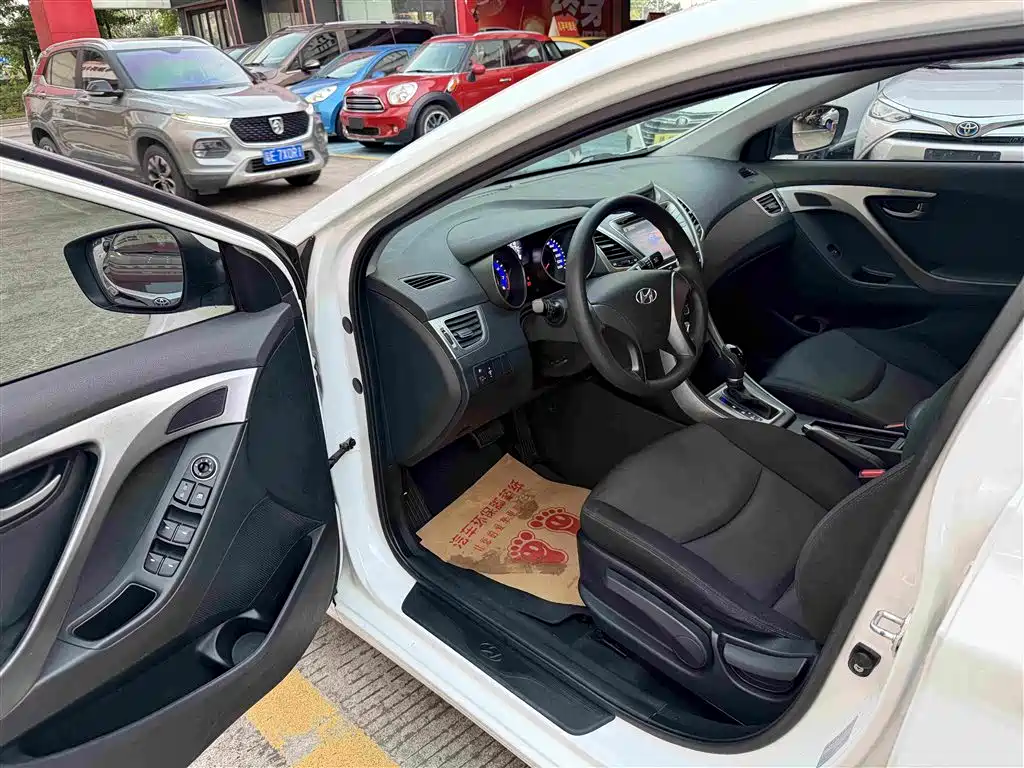 Hyundai Elantra Langdong — миниатюра 5
