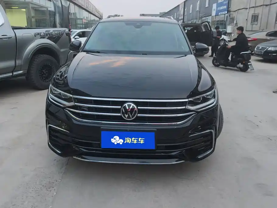 Volkswagen Tiguan L — миниатюра 2