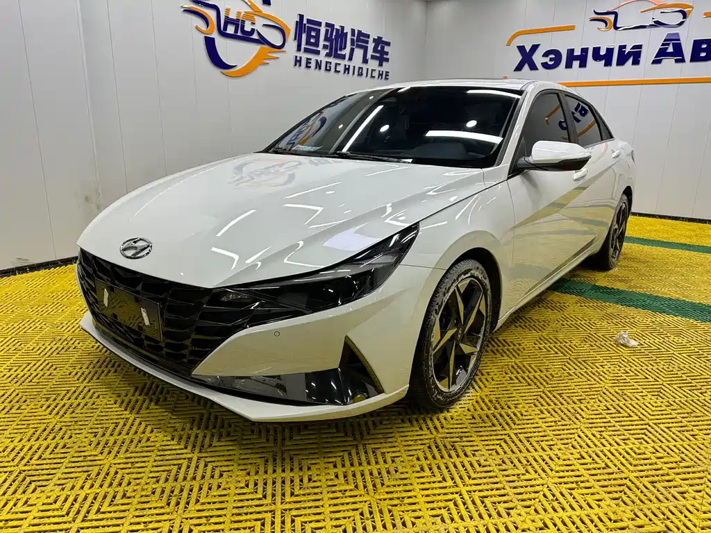 Hyundai Elantra 2023