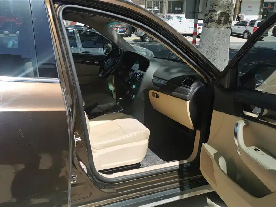Brilliance V5 2012 1.5T AT Luxury