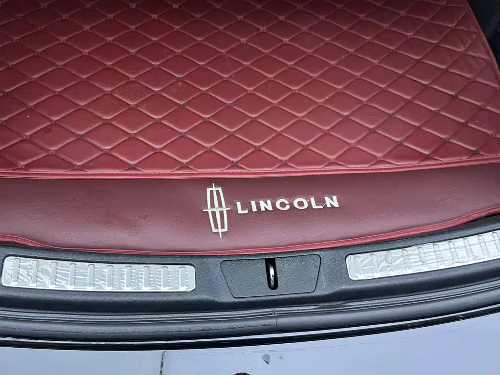 Lincoln Continental — миниатюра 29