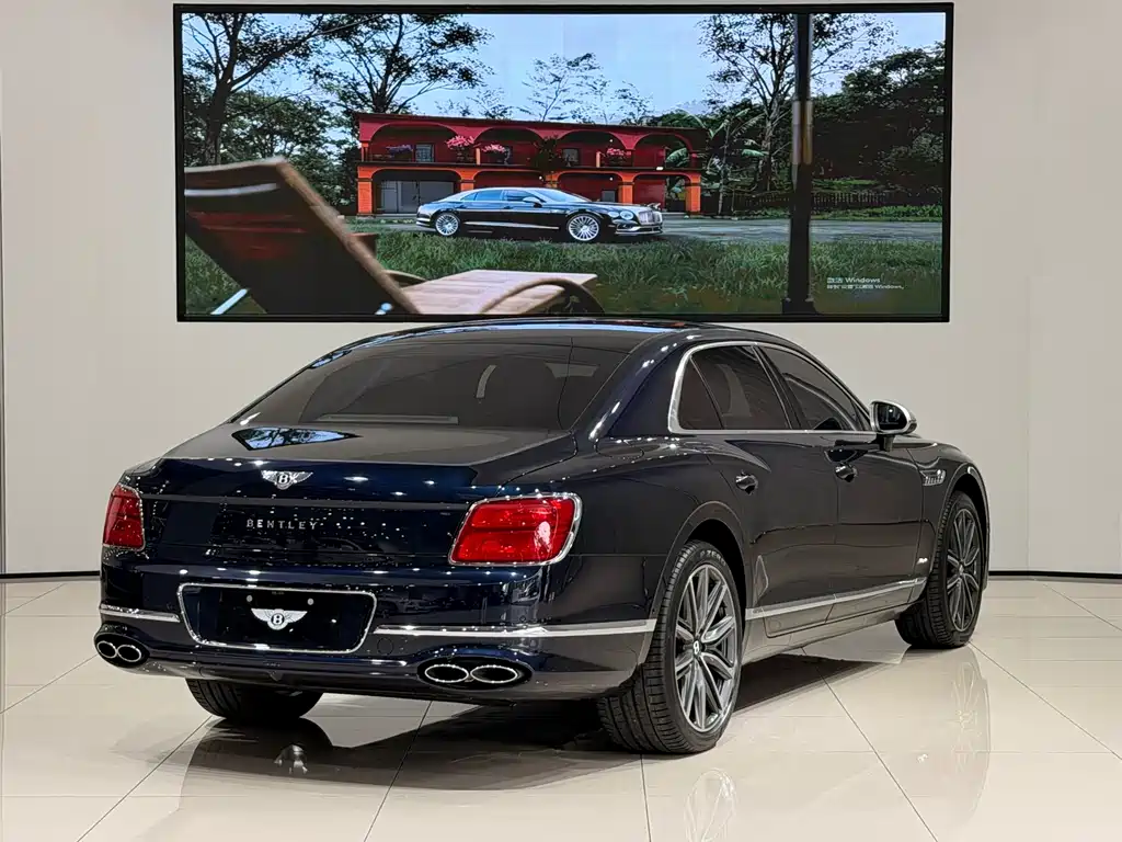 Bentley Flying Spur PHEV — миниатюра 14