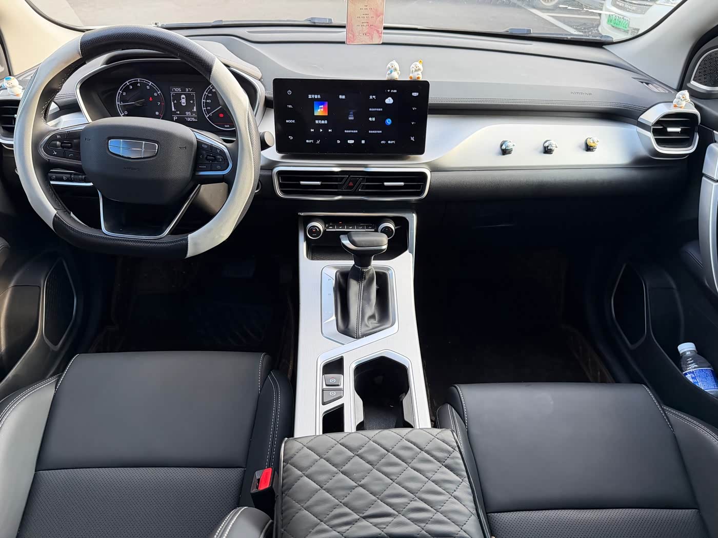 Geely Binyue 1.5 л 2026 г. Белый, пробег 7000 км