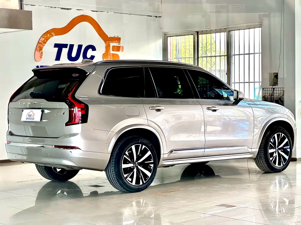 Volvo XC90 — миниатюра 6