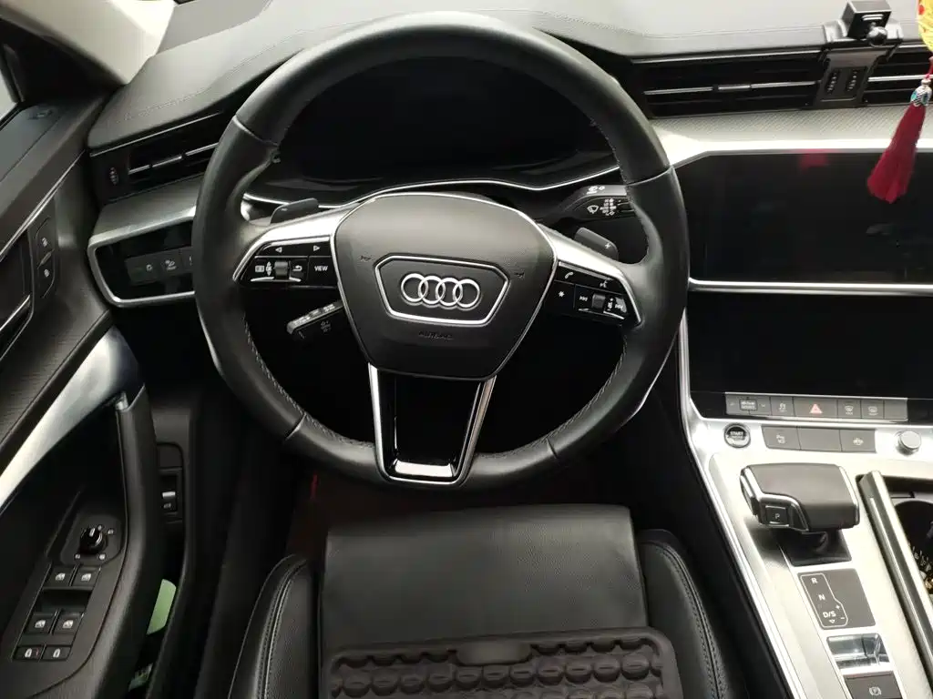 Audi A6L 2022 40 TFSI Luxury