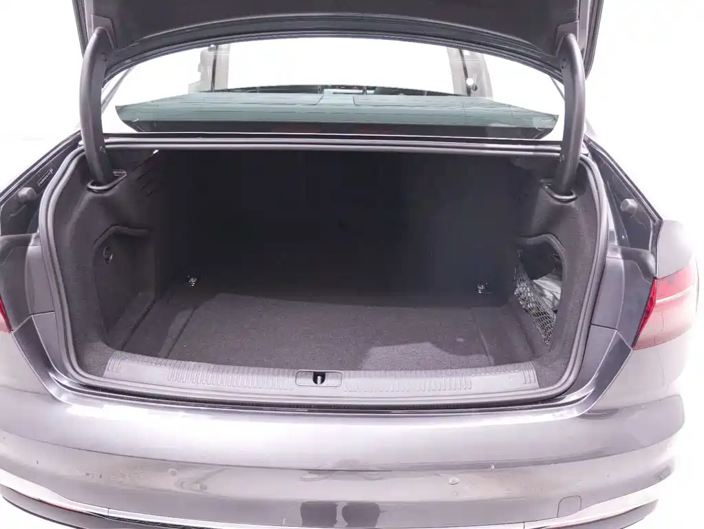 Audi A4L — миниатюра 25