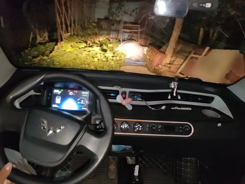 Wuling MINIEV — миниатюра 5