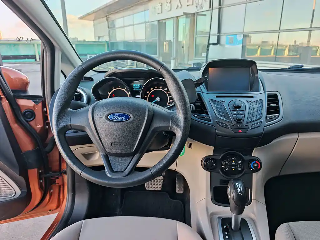 Ford Fiesta — миниатюра 12