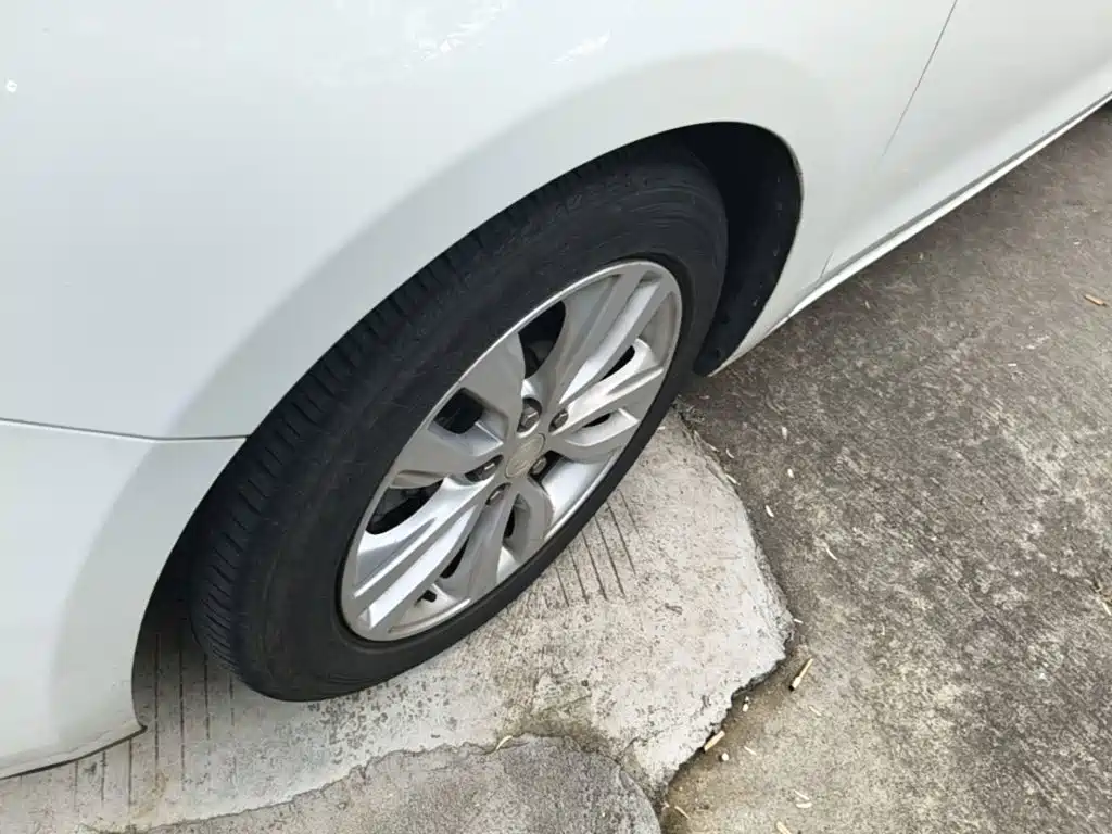 Buick Excelle — миниатюра 23