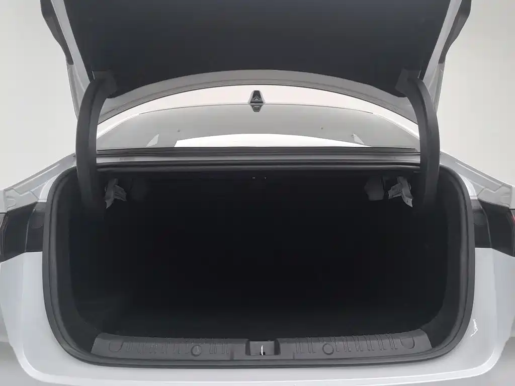 BYD Qin L — миниатюра 16