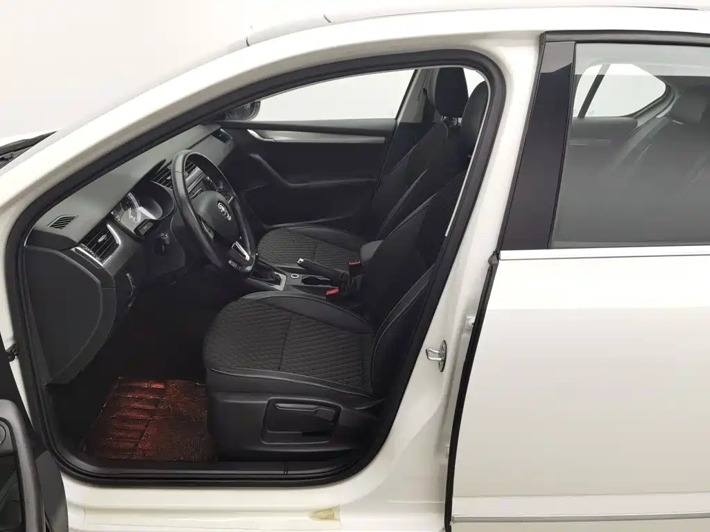 Skoda Octavia — миниатюра 10