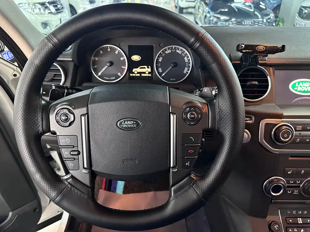 Land Rover Discovery 2016 3.0 SC V6 HSE
