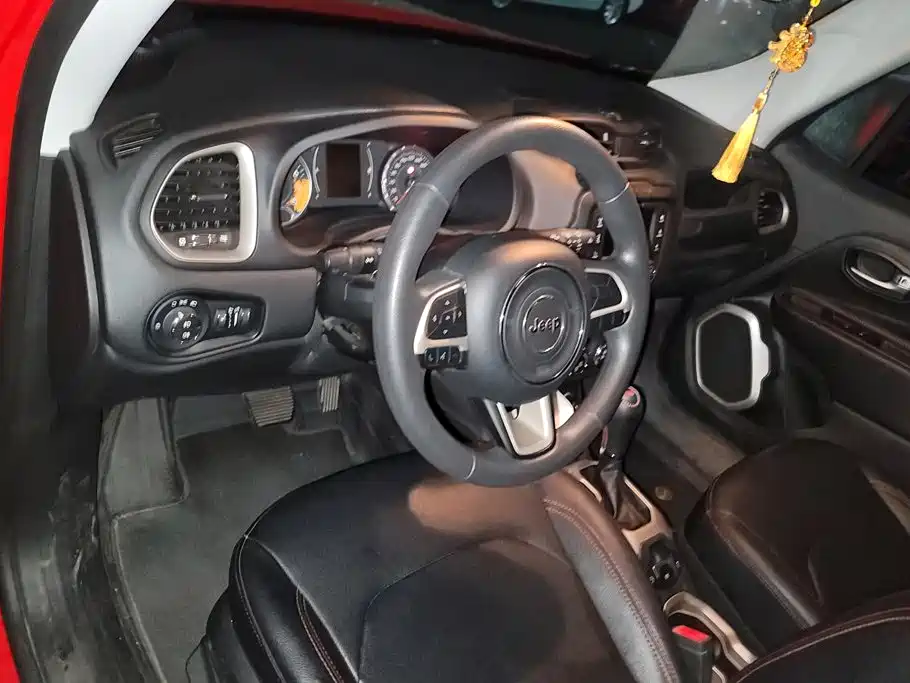 Jeep Renegade — миниатюра 12