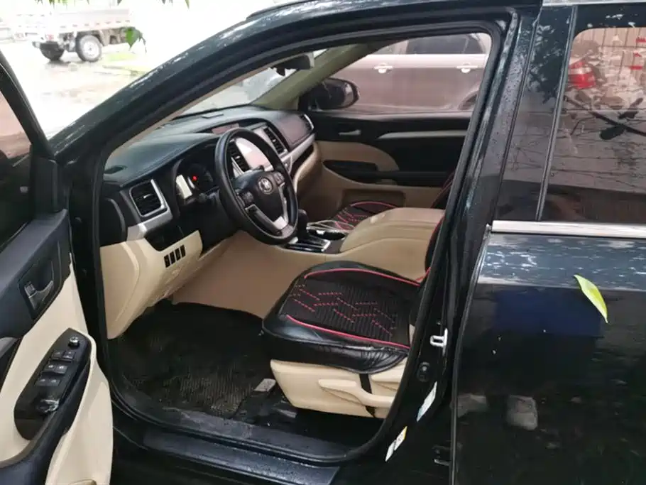 Toyota Highlander 2018 2.0T Elite 7 мест V