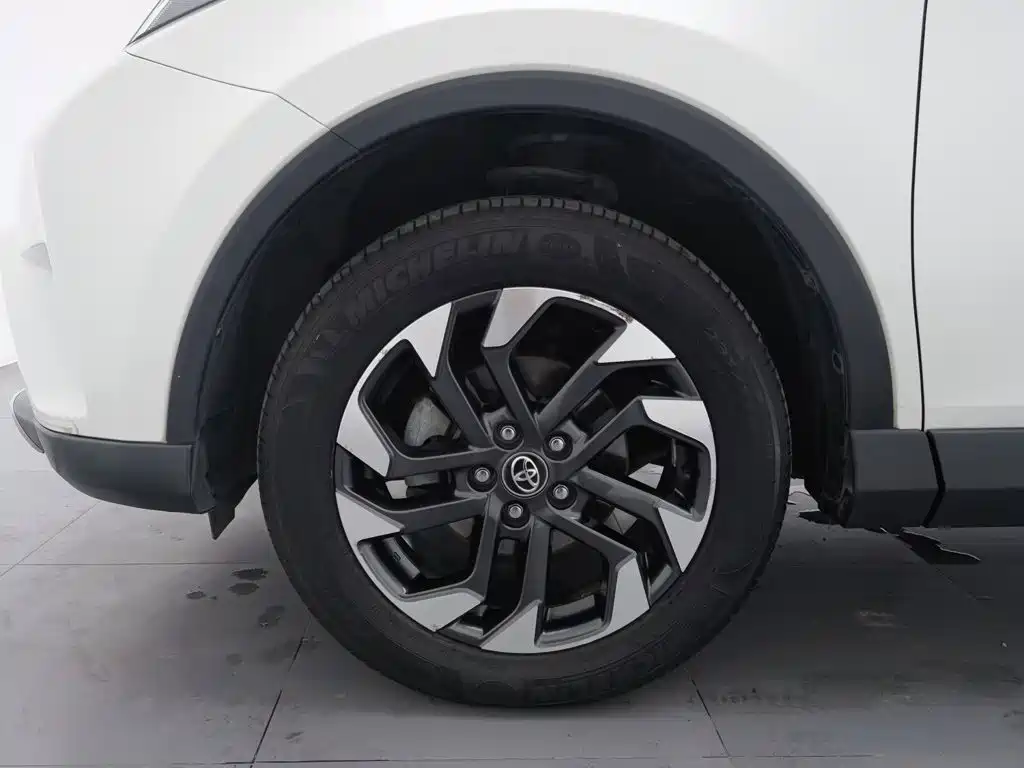 Toyota RAV4 — миниатюра 17