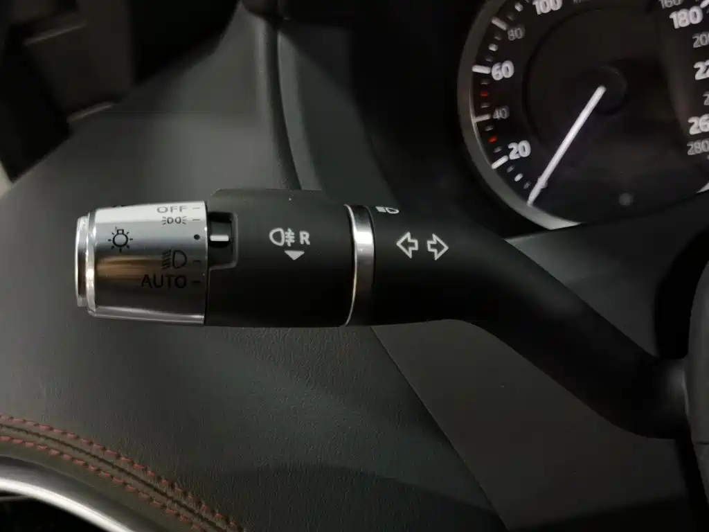 Jaguar XEL — миниатюра 21