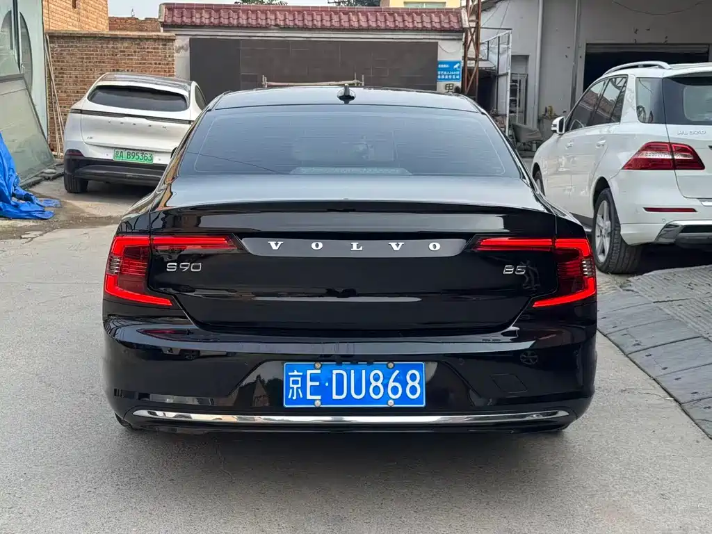 Volvo S90 — миниатюра 6