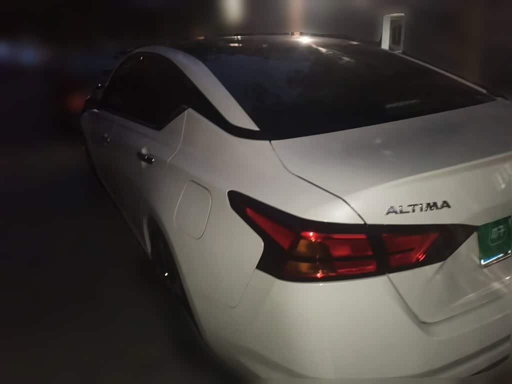 Nissan Teana 2.0 л 2022 г. Белый, пробег 31500 км