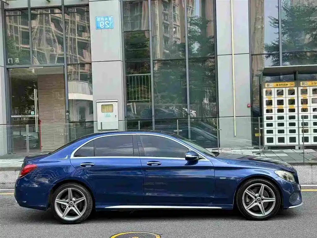 Mercedes-Benz C-Class — миниатюра 4