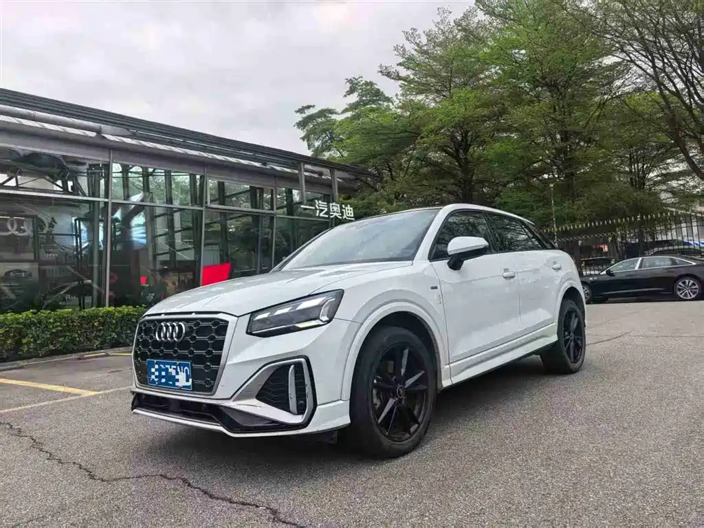 Audi Q2L 2024