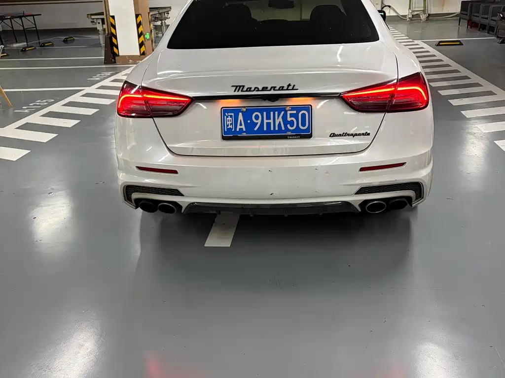 Maserati Quattroporte — миниатюра 6
