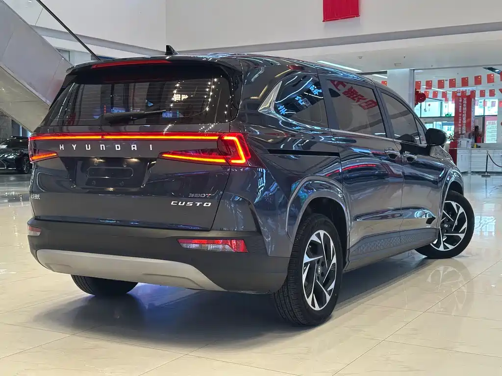 Hyundai Custo — миниатюра 5