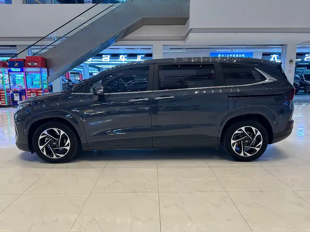 Hyundai Custo — миниатюра 7