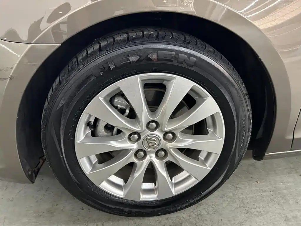 Buick LaCrosse — миниатюра 11