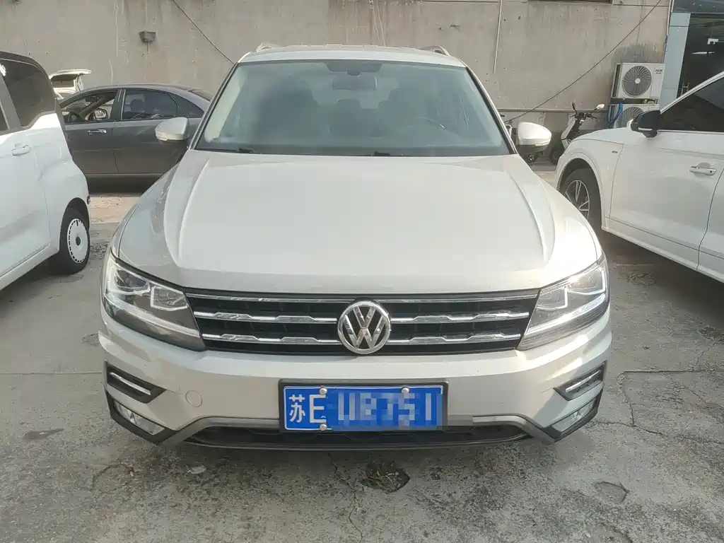 Volkswagen Tiguan L — миниатюра 2