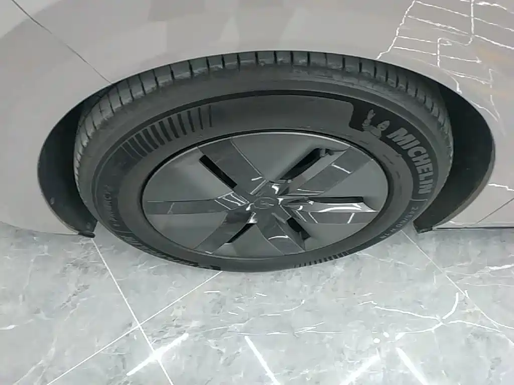 Li Auto Li MEGA — миниатюра 23