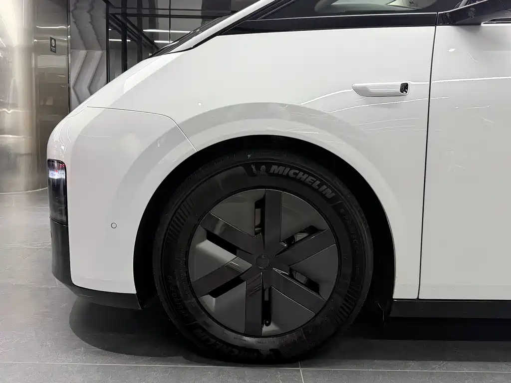 Li Auto Li MEGA — миниатюра 17
