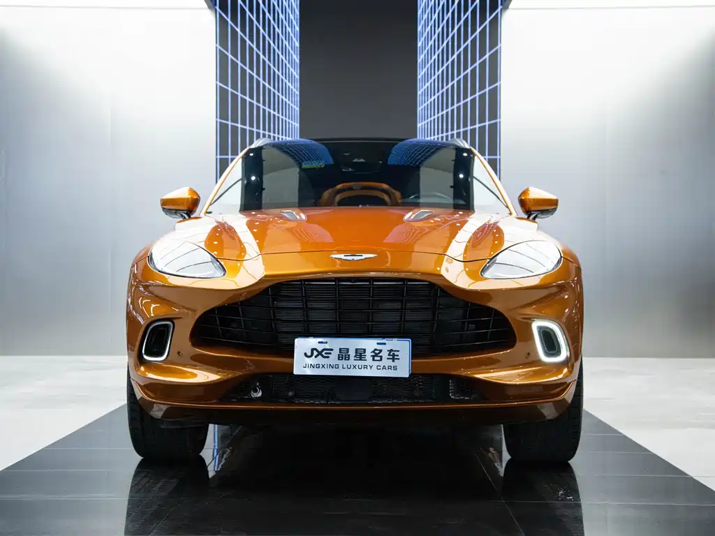 Aston Martin DBX 2022 3.0T STRAIGHT-SIX