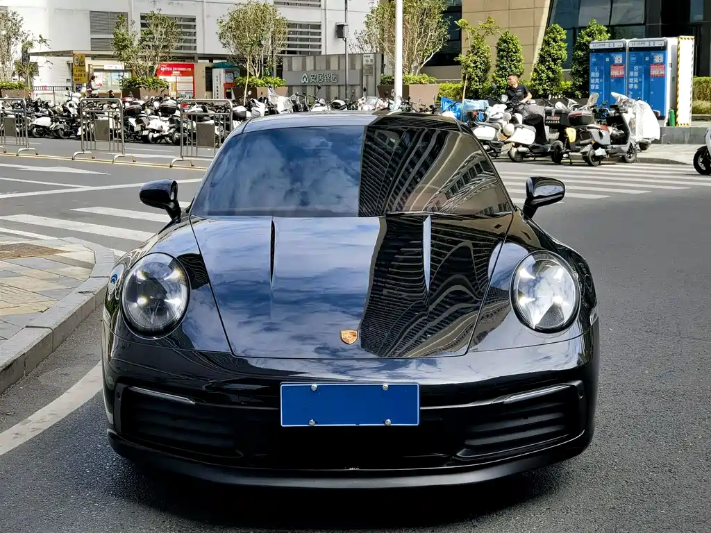 PORSCHE 911