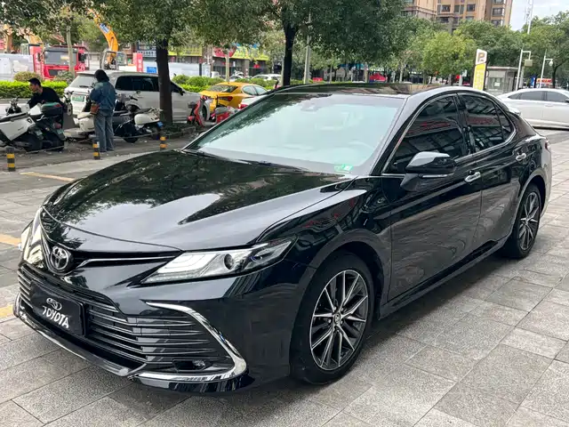 TOYOTA CAMRY