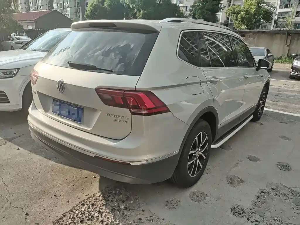 Volkswagen Tiguan L — миниатюра 4