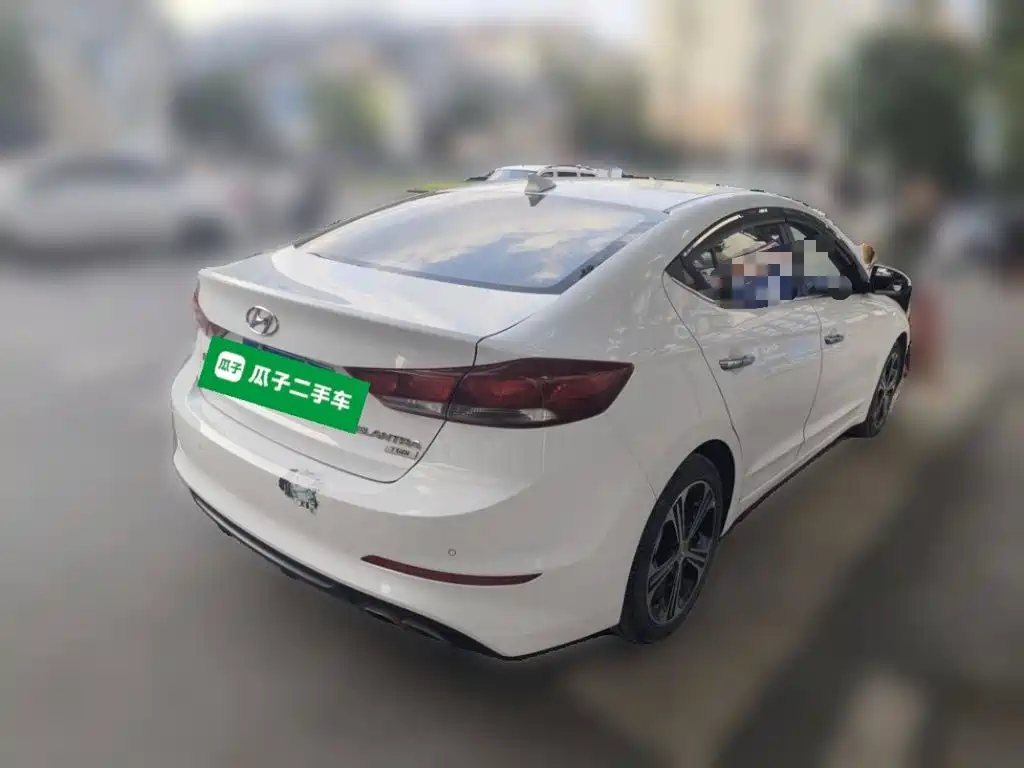 Hyundai Elantra — миниатюра 4