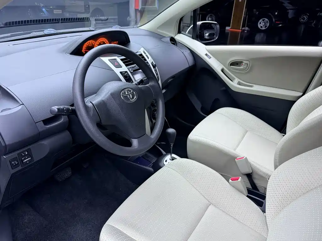 Toyota Yaris — миниатюра 9