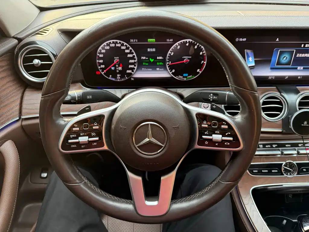 Mercedes-Benz E-Class — миниатюра 11