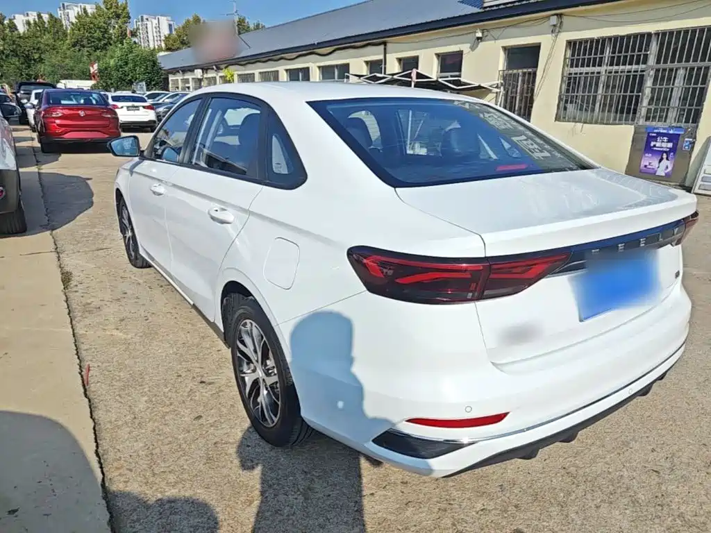 Geely Emgrand — миниатюра 5