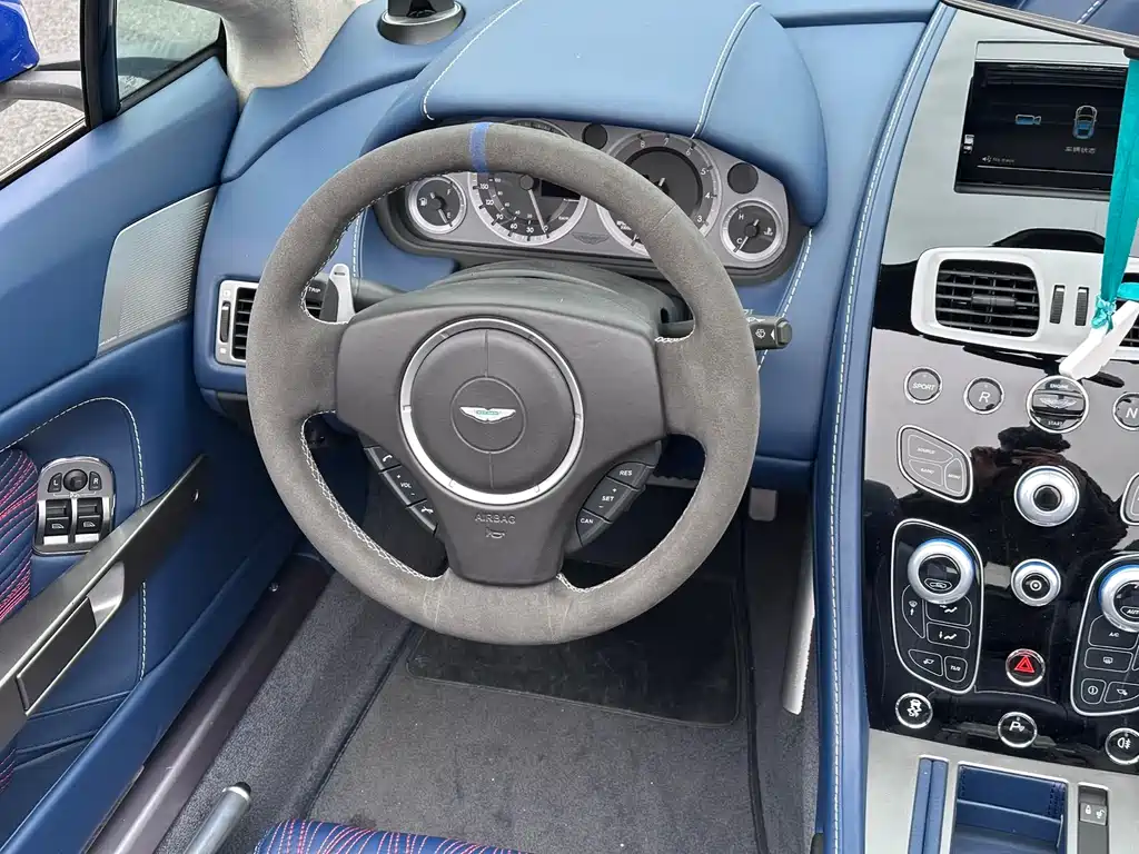 Aston Martin V8 Vantage 2017 4.7L S