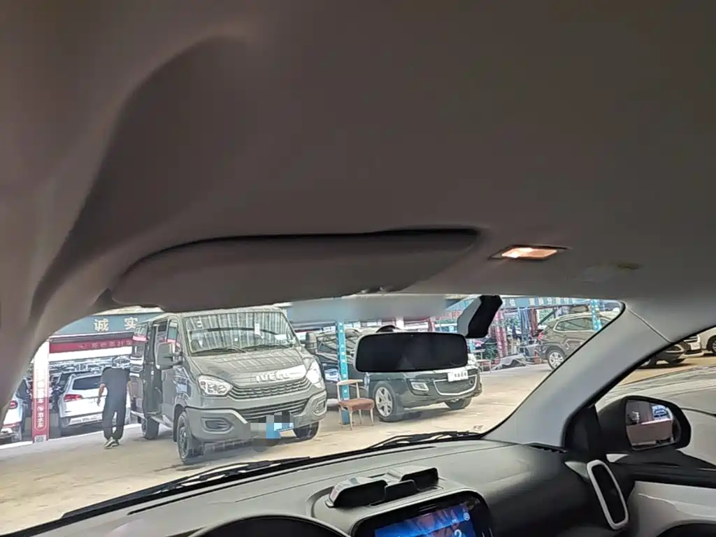 Roewe Clever — миниатюра 18