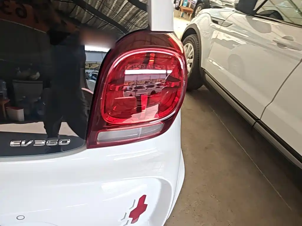 Roewe Clever — миниатюра 8