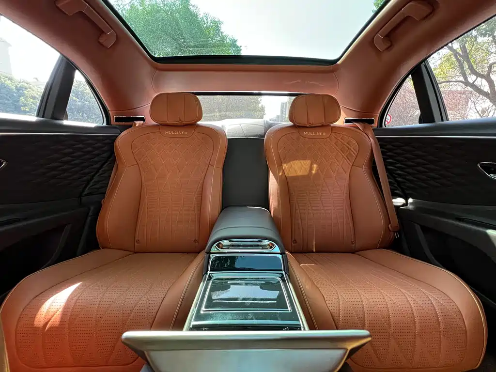 Bentley Flying Spur PHEV — миниатюра 13
