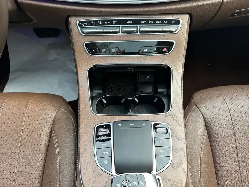 Mercedes-Benz E-Class — миниатюра 19