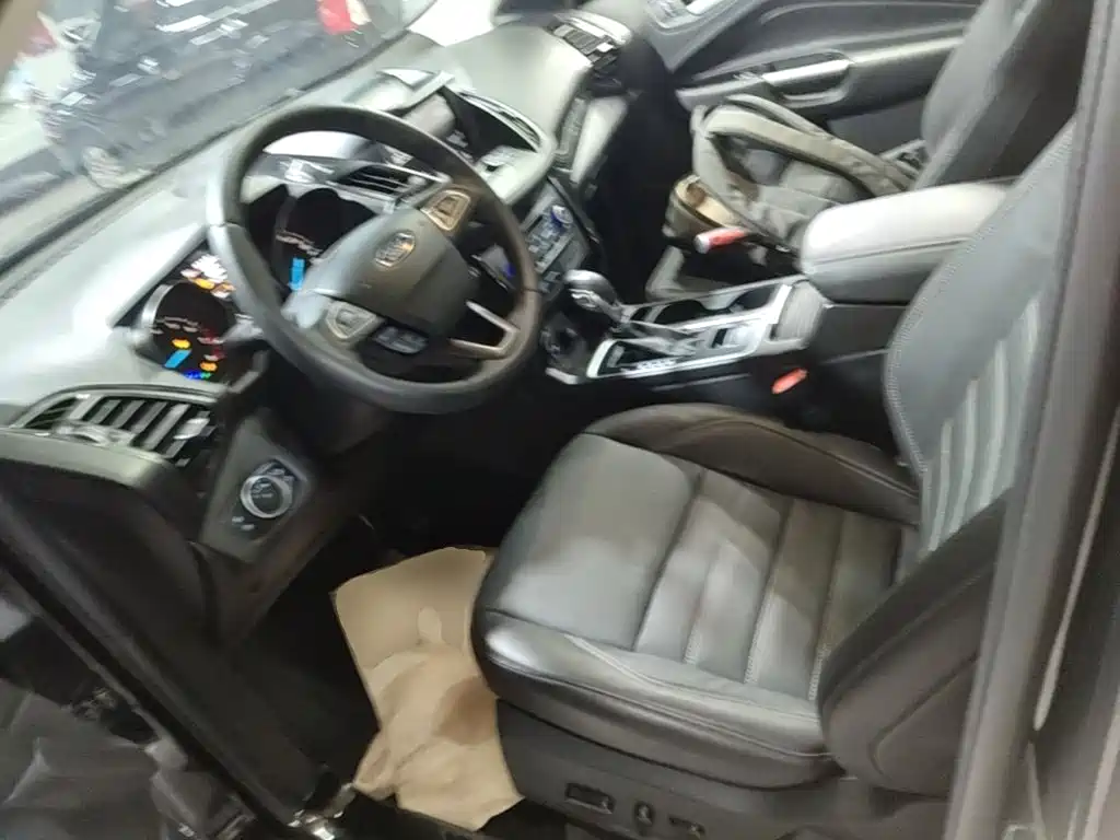Ford Kuga — миниатюра 15