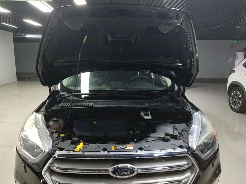 Ford Kuga — миниатюра 20